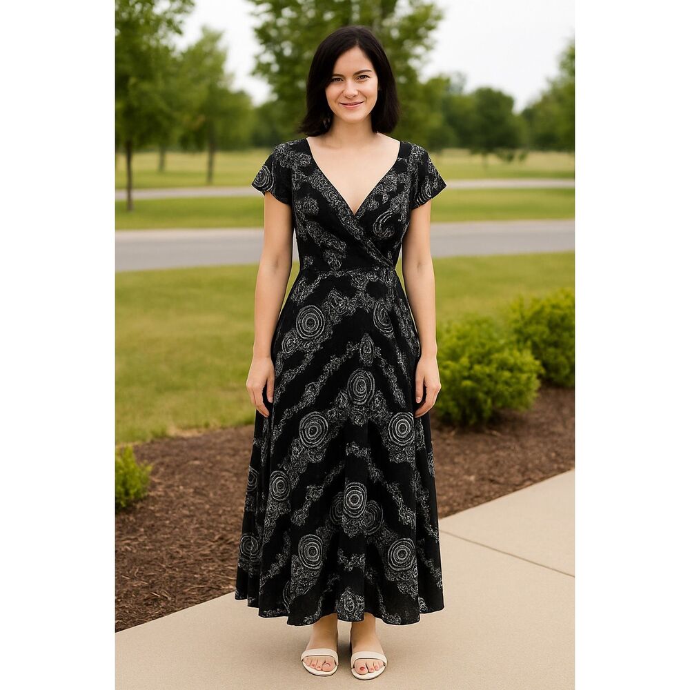 Handmade Black & White Patterned Dress size Medium - Picture 1 of 8